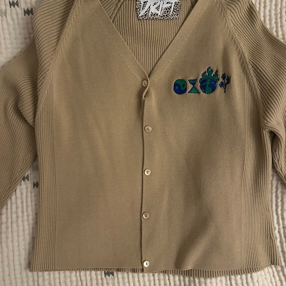 DRIFT Beige Ribbed Cardigan with Embroidered Environment-Awareness Patch